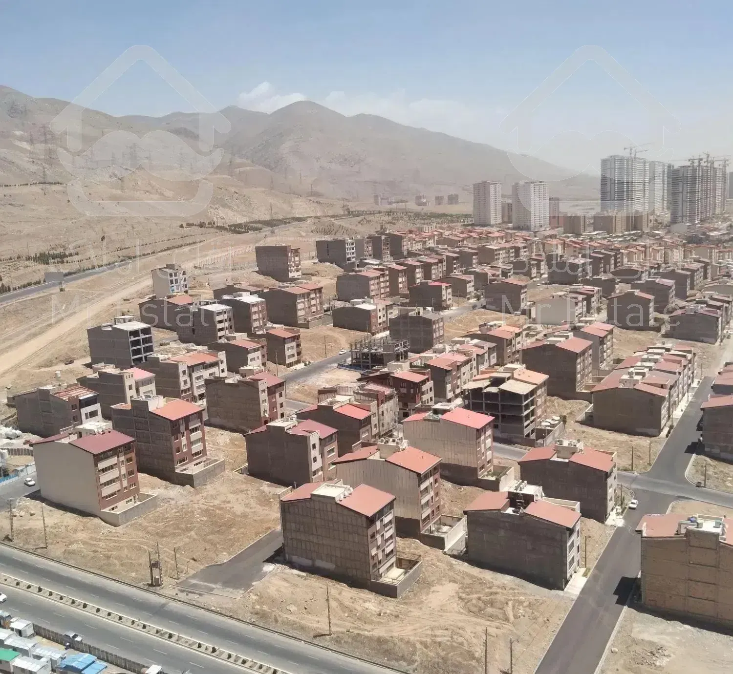 فروش  واحد ۱۳۰ متری روبه کوه در برج مهتاب