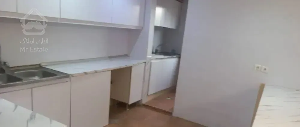 اپارتمان ۱۰۰ متر واقع در بهاران با اسانسور