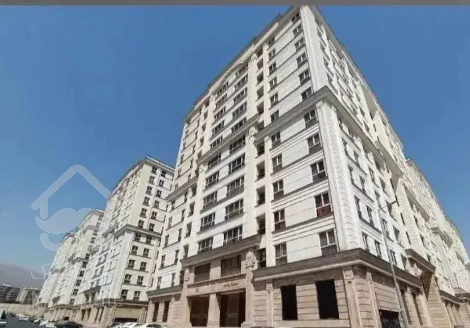 واحد ۱۱۹ متری/ فول امکانات/ برج سهند/ سنددار