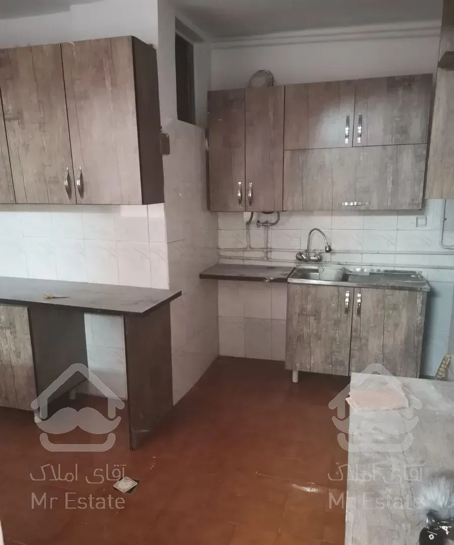 آپارتمان درطبقه همکف 72 متر. یکخوابه بزرگ.