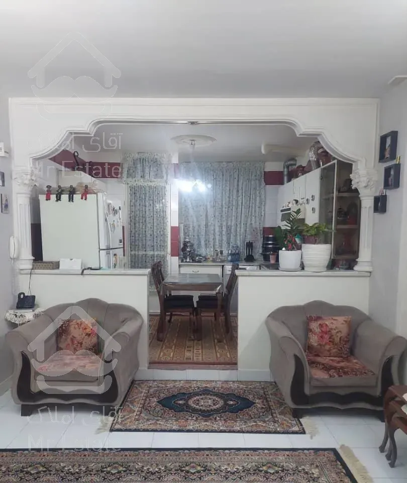 بلوار نیکنام73متر دو خواب تکواحد طبقه سوم