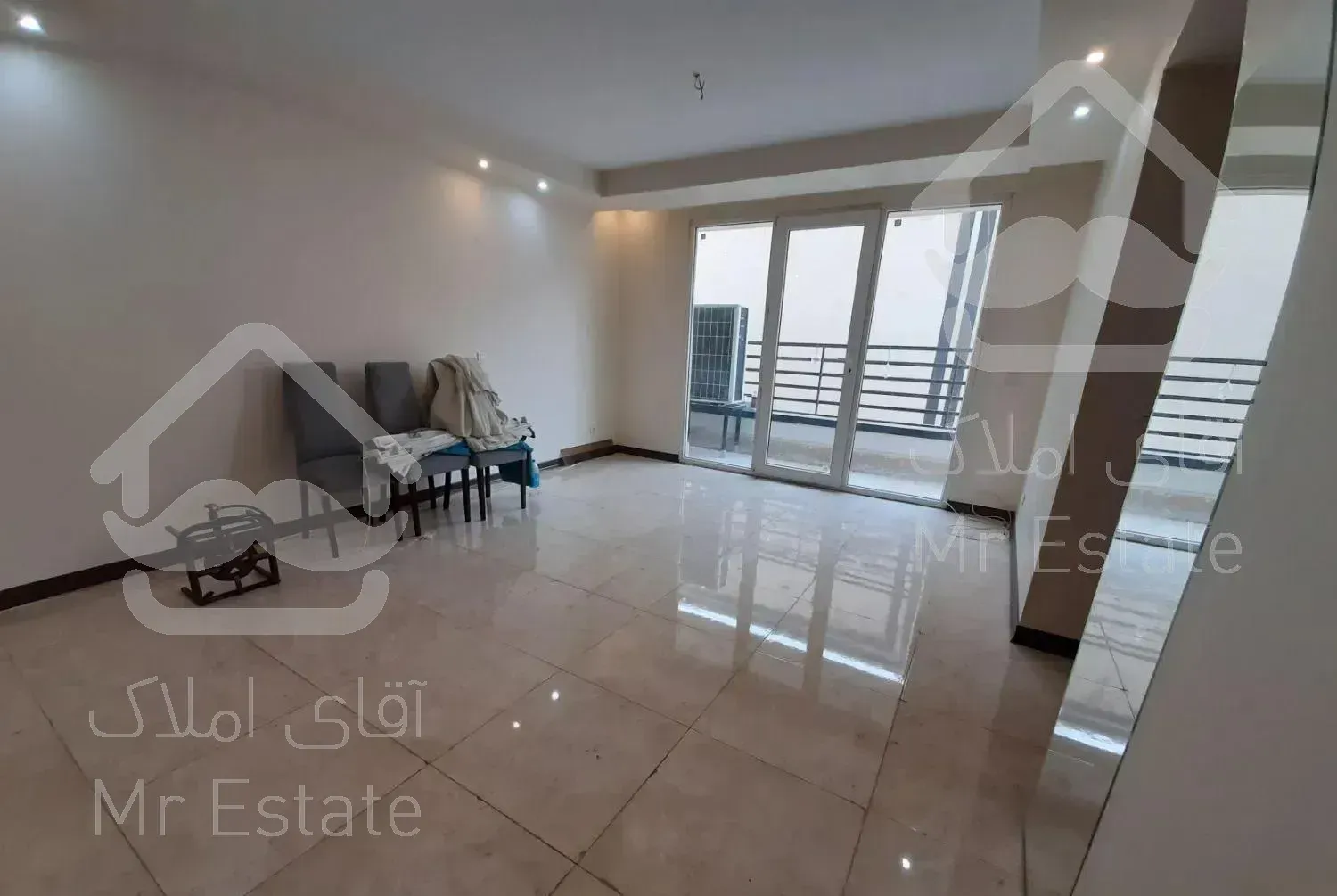 95 متر سالن پرده خور