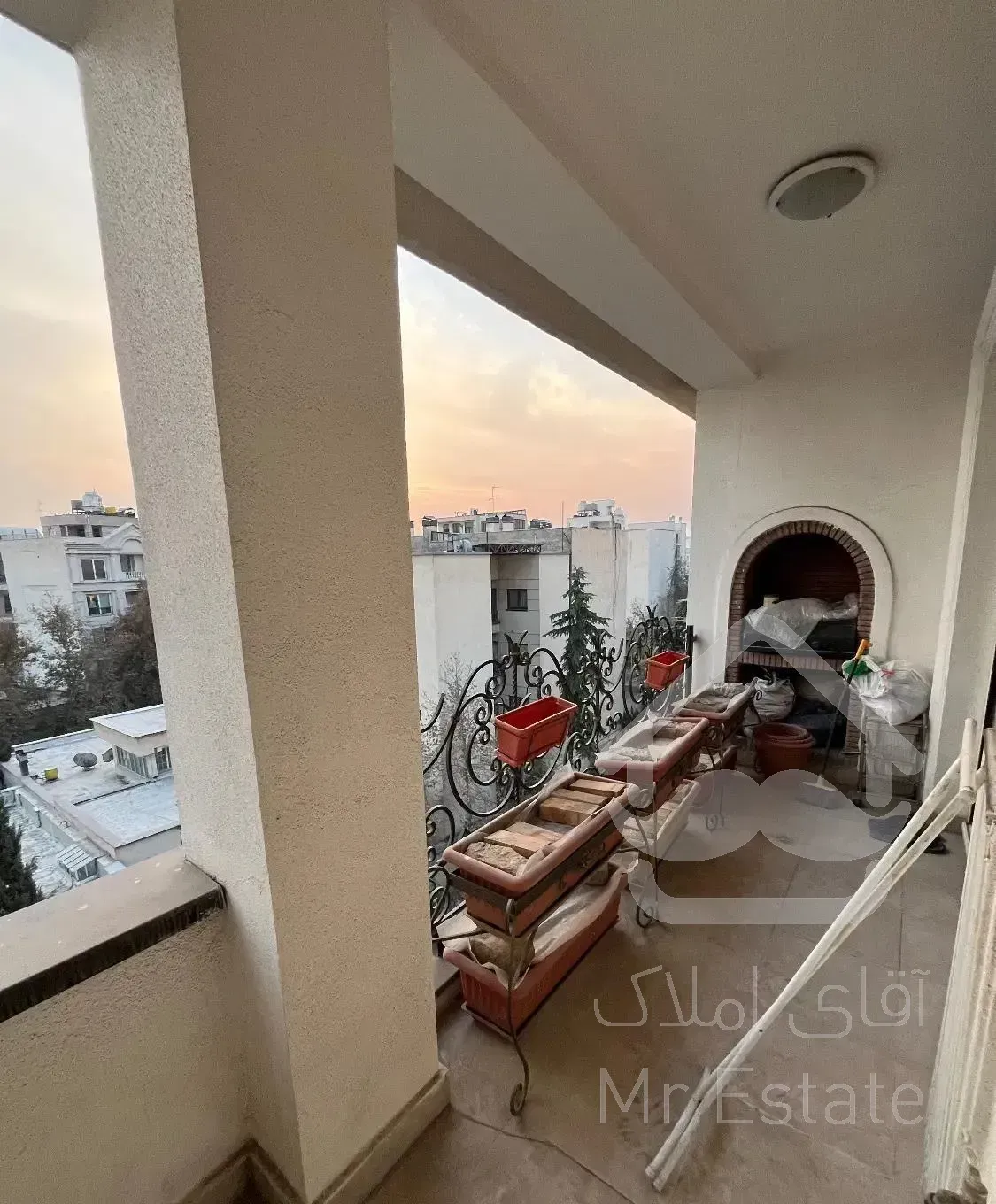 ۱۷۵ متر فرمانیه ۳ خواب/ ۷ متر تراس ویو دار