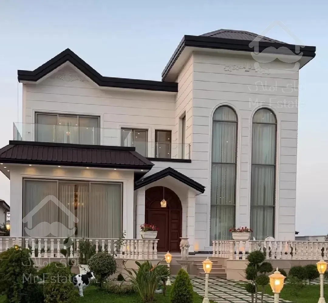 ۵۰۰ متر، حاشیه وکیل آباد