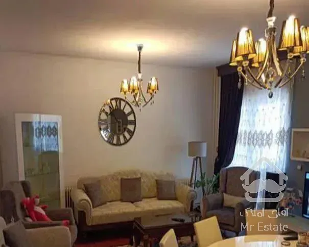 کازرون ۱۳۵ متر ۳ خواب ۲ پارکینگ  فول