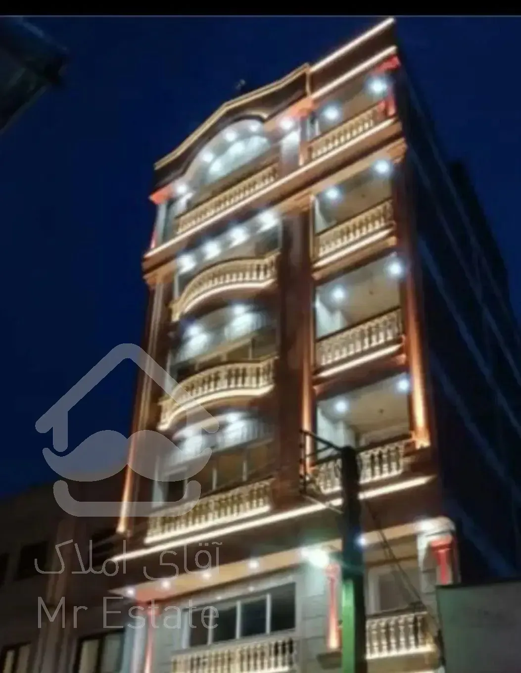 آپارتمان ۱۶۳ متری تک واحدی خ تهران ۷۰۰ م وام دار