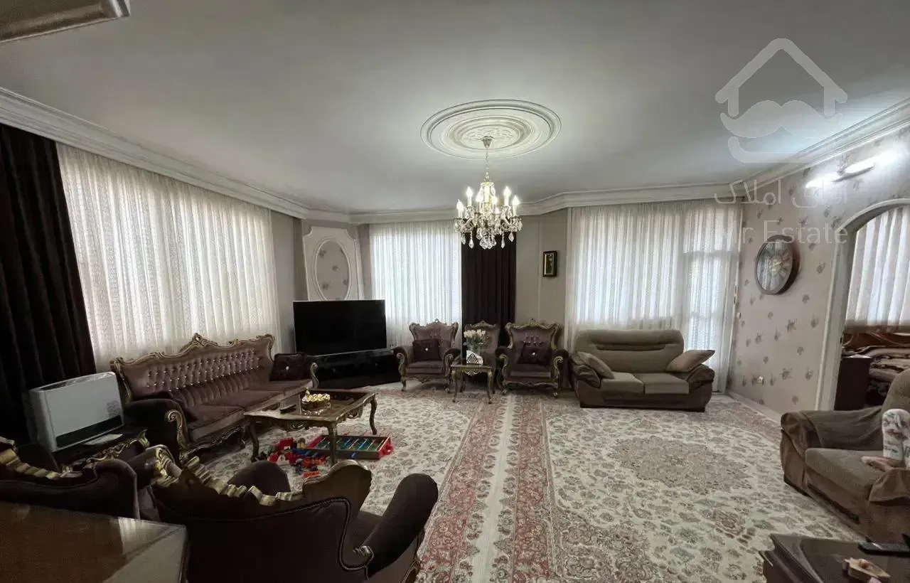 حافظ قبل پیروزی ۱۲۰ متر ۳ خواب ۲ نبش کوچه ۲۰ متری