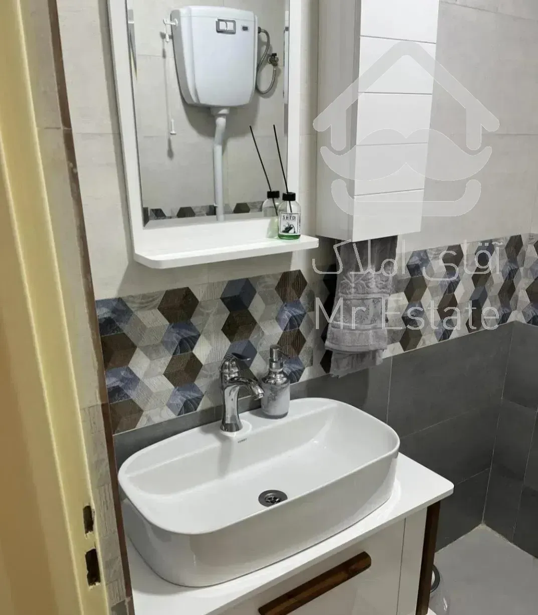 ۱۱۳ متری/برج بهاران/طبقات بالا