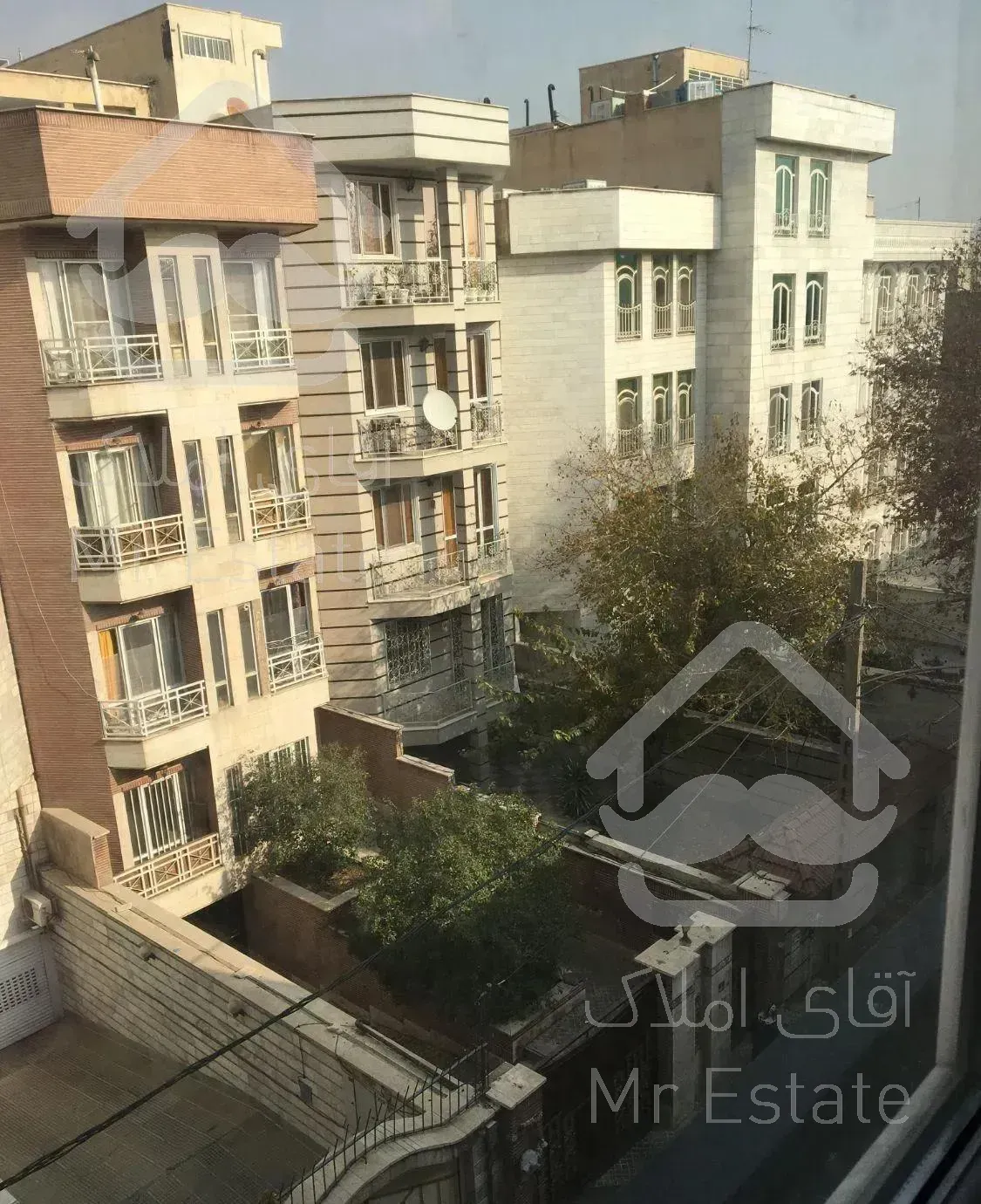 ۱۳۰ متر / ۳ خواب / نوساز کلید نخورده/ تکواحدی