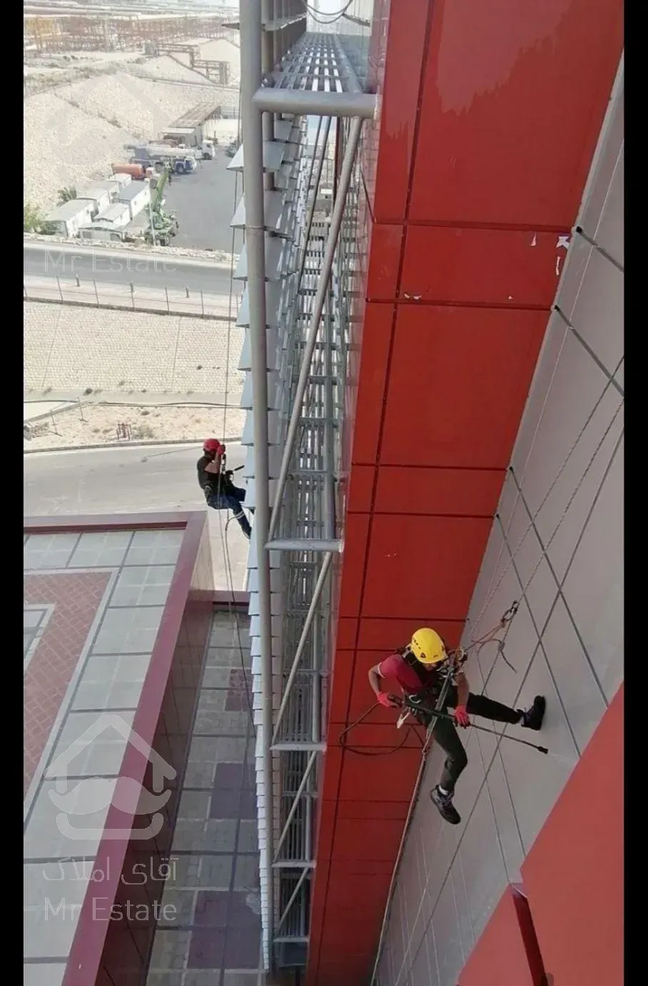 کار در ارتفاع با طناب بدون داربست راپل