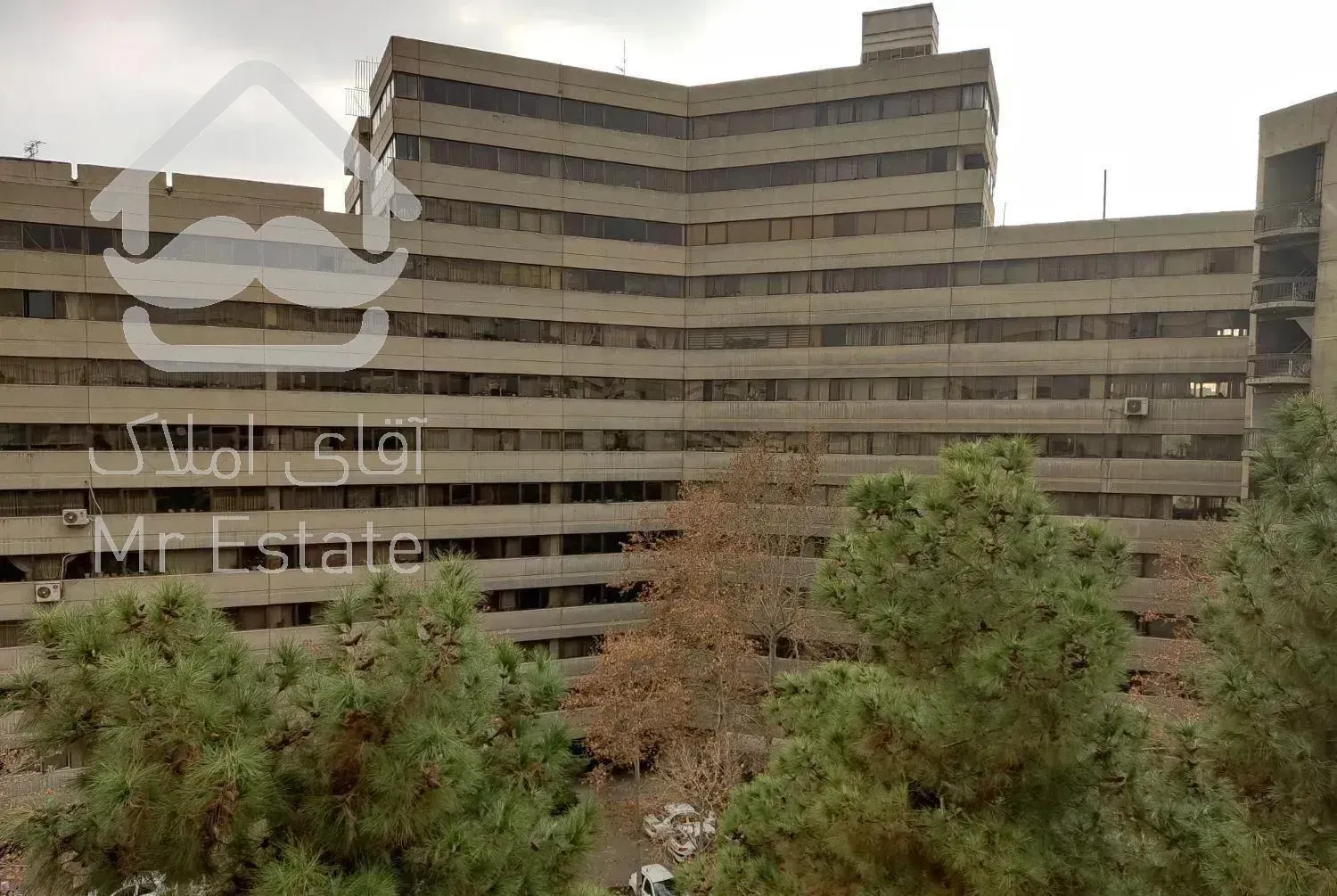 رهن و اجاره/3خوابه/141متری/با پارکینگ و انباری