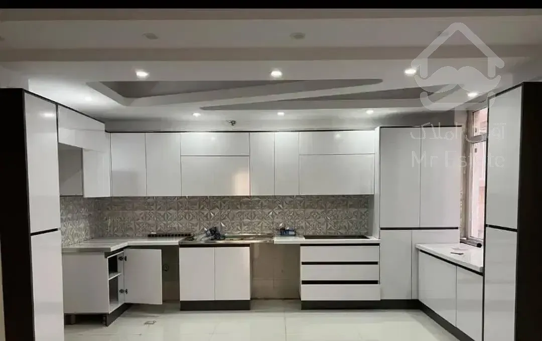 فروش آپارتمان ۱۳۰متری شخصی ساز فوق لوکس در فاز۳