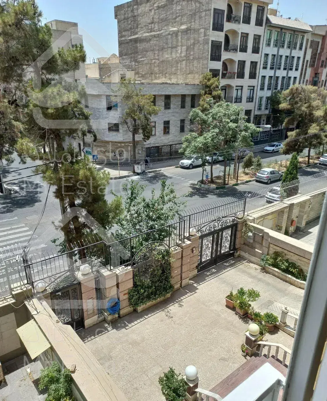 ۱۰۷ متر دو خوابه بر آلاله شرقی