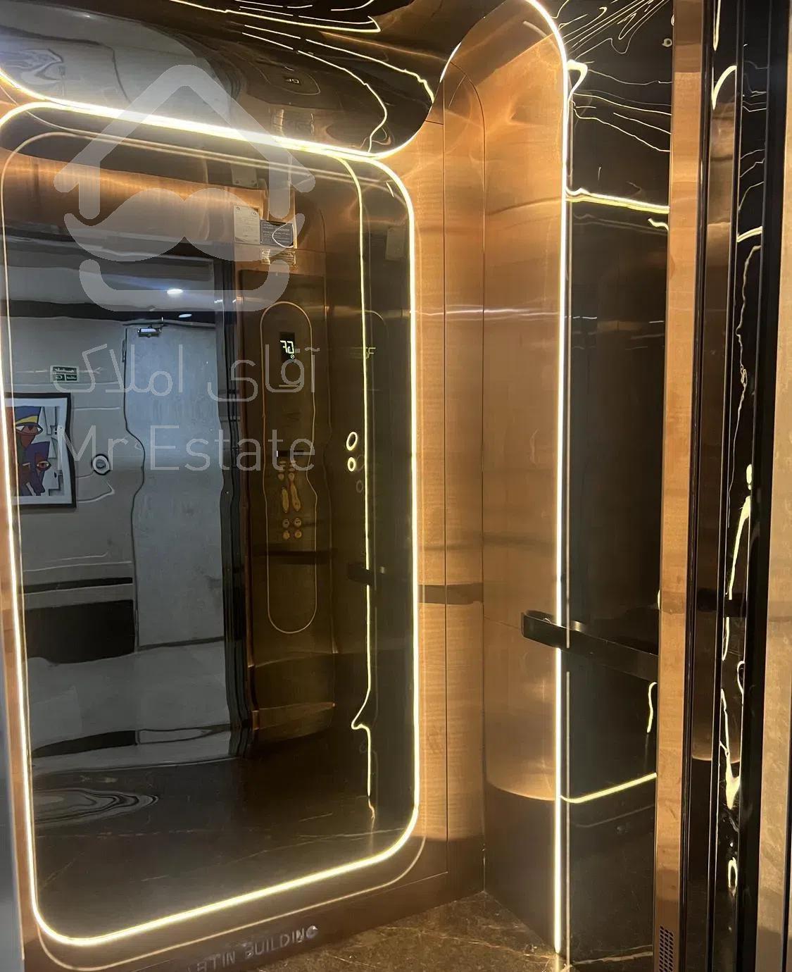 ۱۳۳متری سالن پرده خور رو به آفتاب