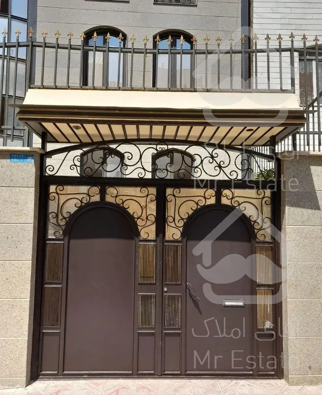 ۹۵متر دو خواب/تک واحدی/طبقه اول بلوار ۱۳۱