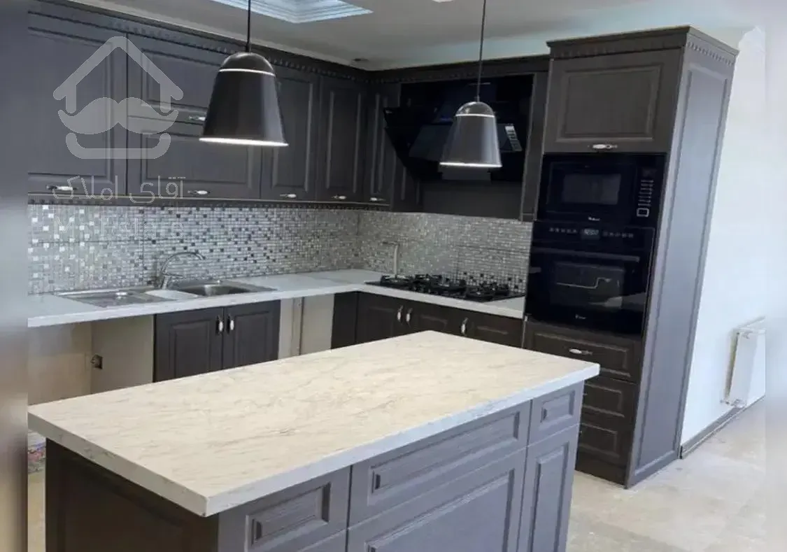 ۱۴۰متر/فاخر و باشکوه/روف گاردن/لابی/سرایداری مقیم