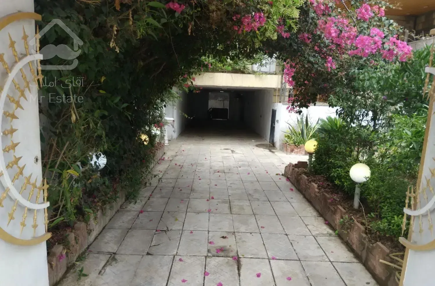 ویلایی نیم پیلوت سند دار