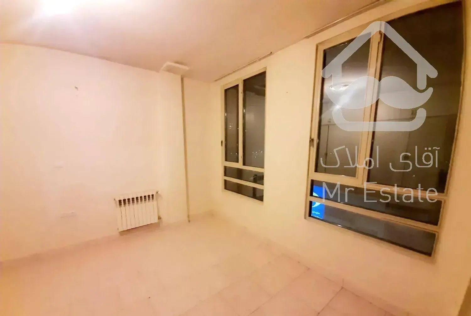 ۶۱متر۱خواب‌/فول‌سالن‌پرده‌خور‌باتراس‌/اکباتان‌بیمه