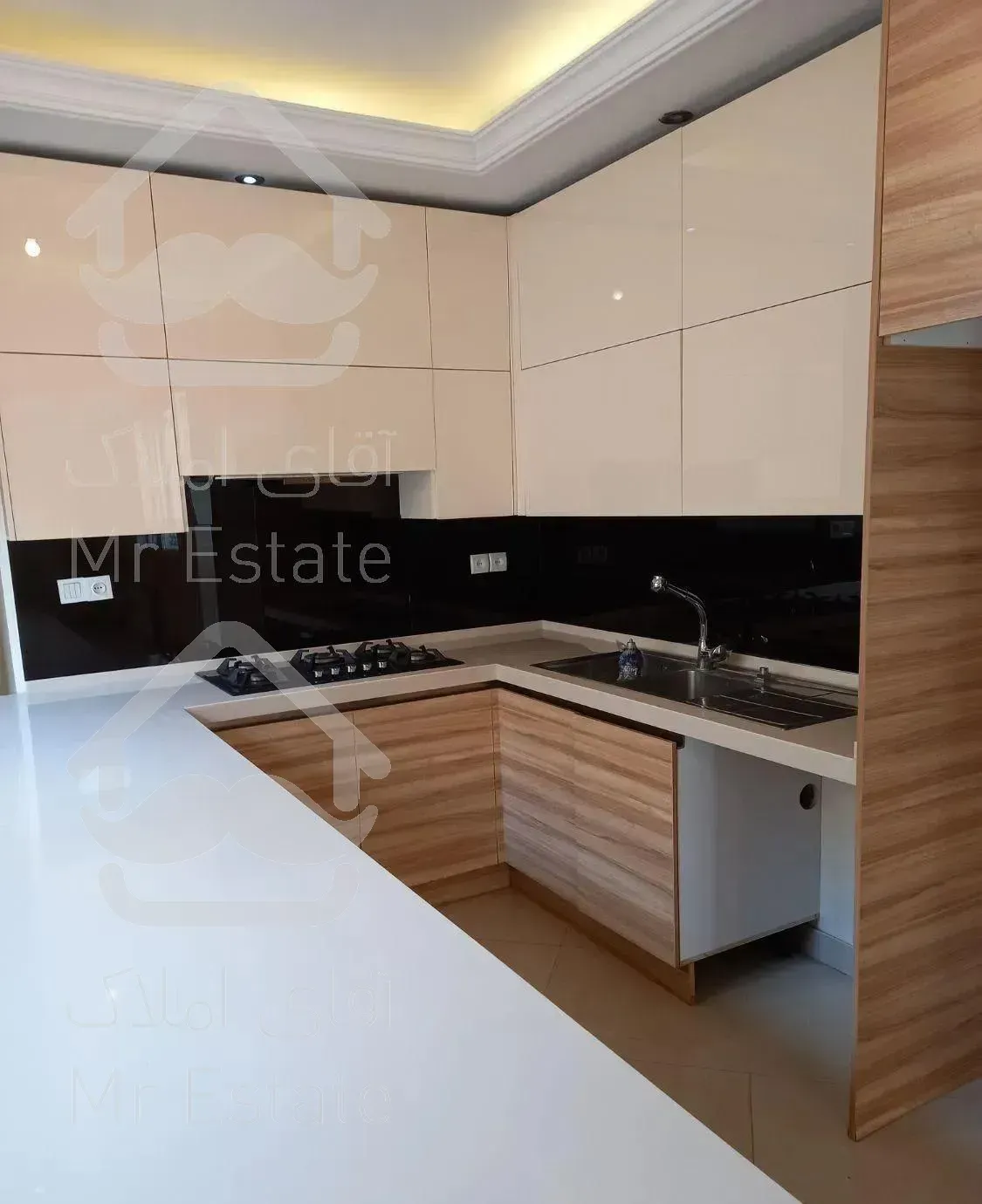 ۱۱۲ متر شمال خیابان فاطمی فول (۳ عدد پارکینگ )