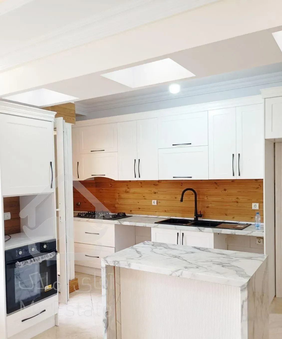 ۹۸ متر ، دو جهت نور ، فوری فروش