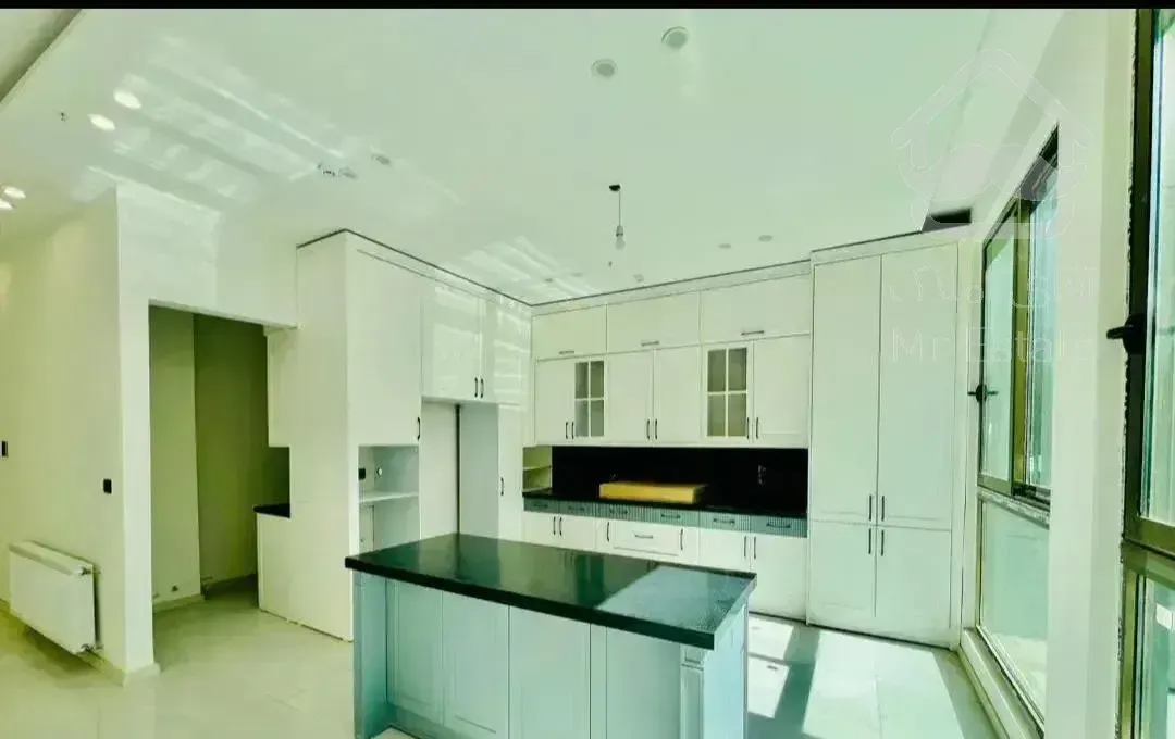 ۹۵متر خوش نقشه تکواحدی نزدیک مترو