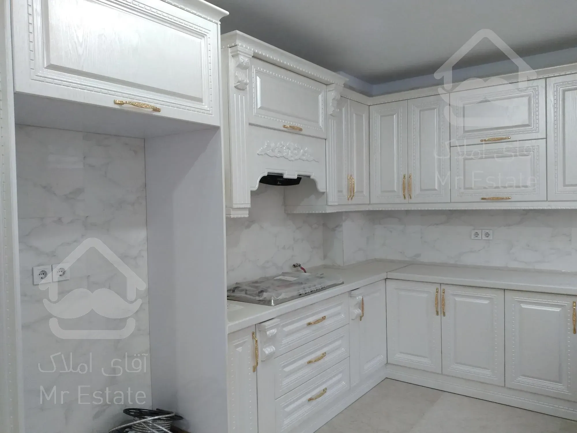 اپارتمان تک واحدی ۱۴۰متری دربلوارفردوس شرق