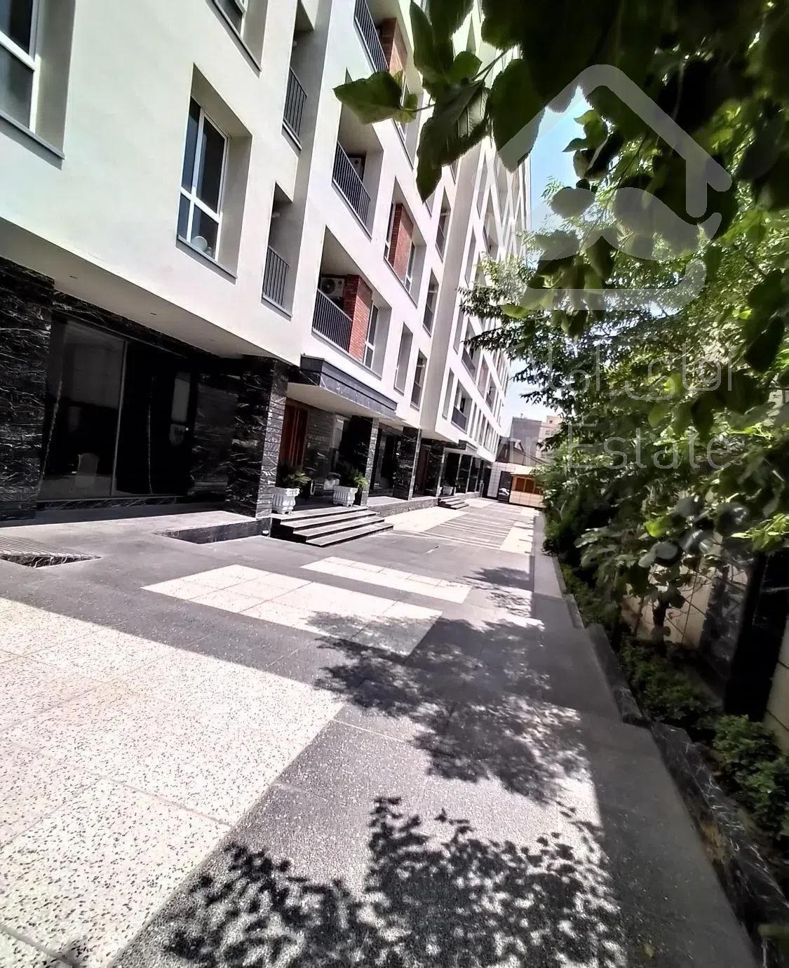 95متر/دوخواب/سالن پرده خور/روبه افتاب/بیمه