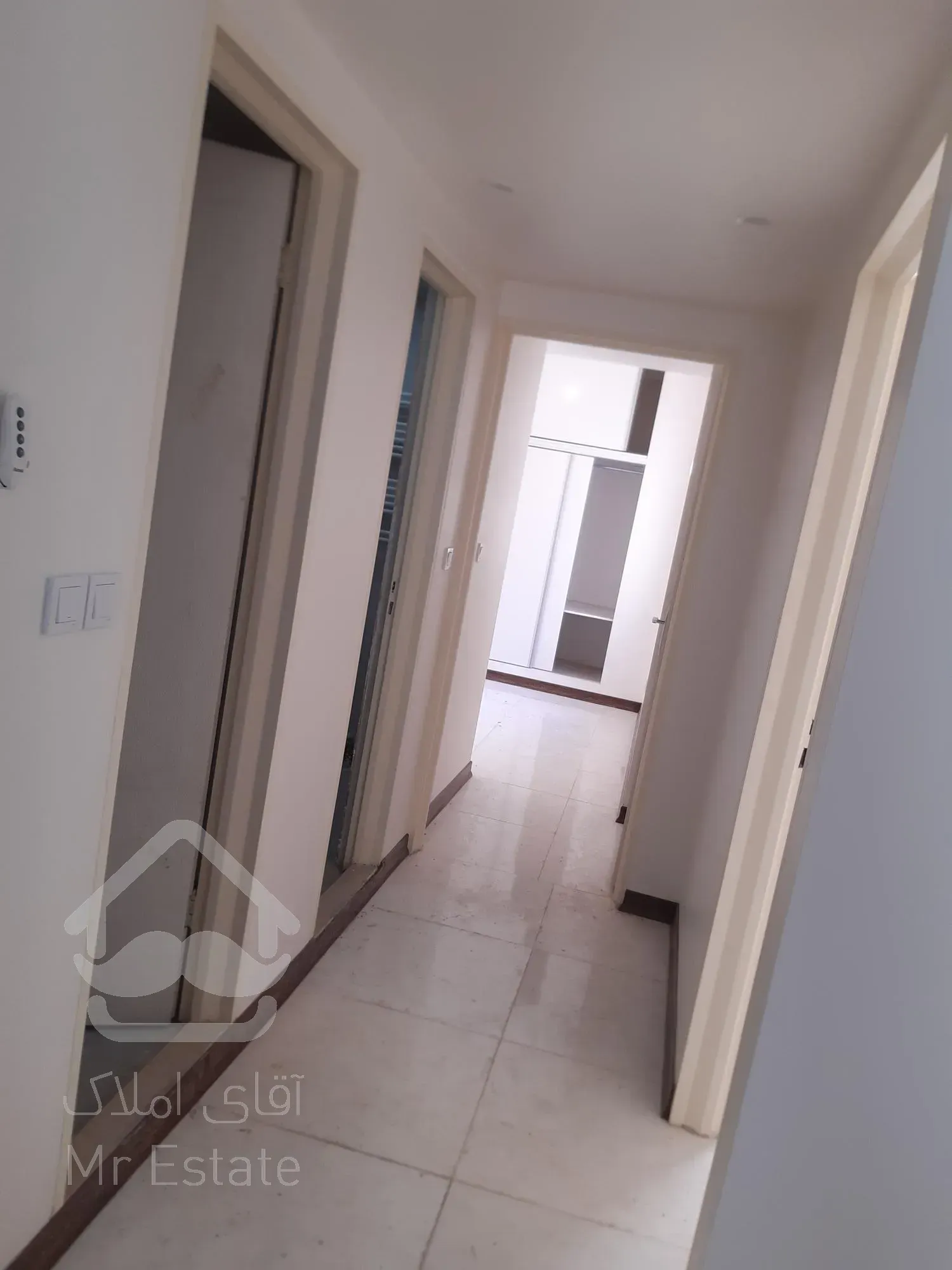 ۸۳متری دوخوابه استادمعین