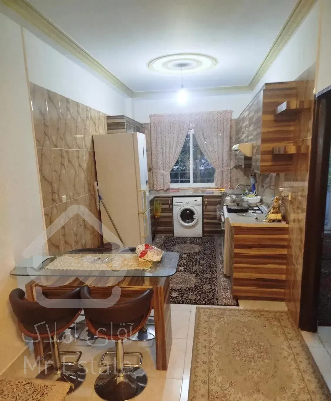 اجاره واحد ۹۰ متری دو خواب مبله«خط هشت»