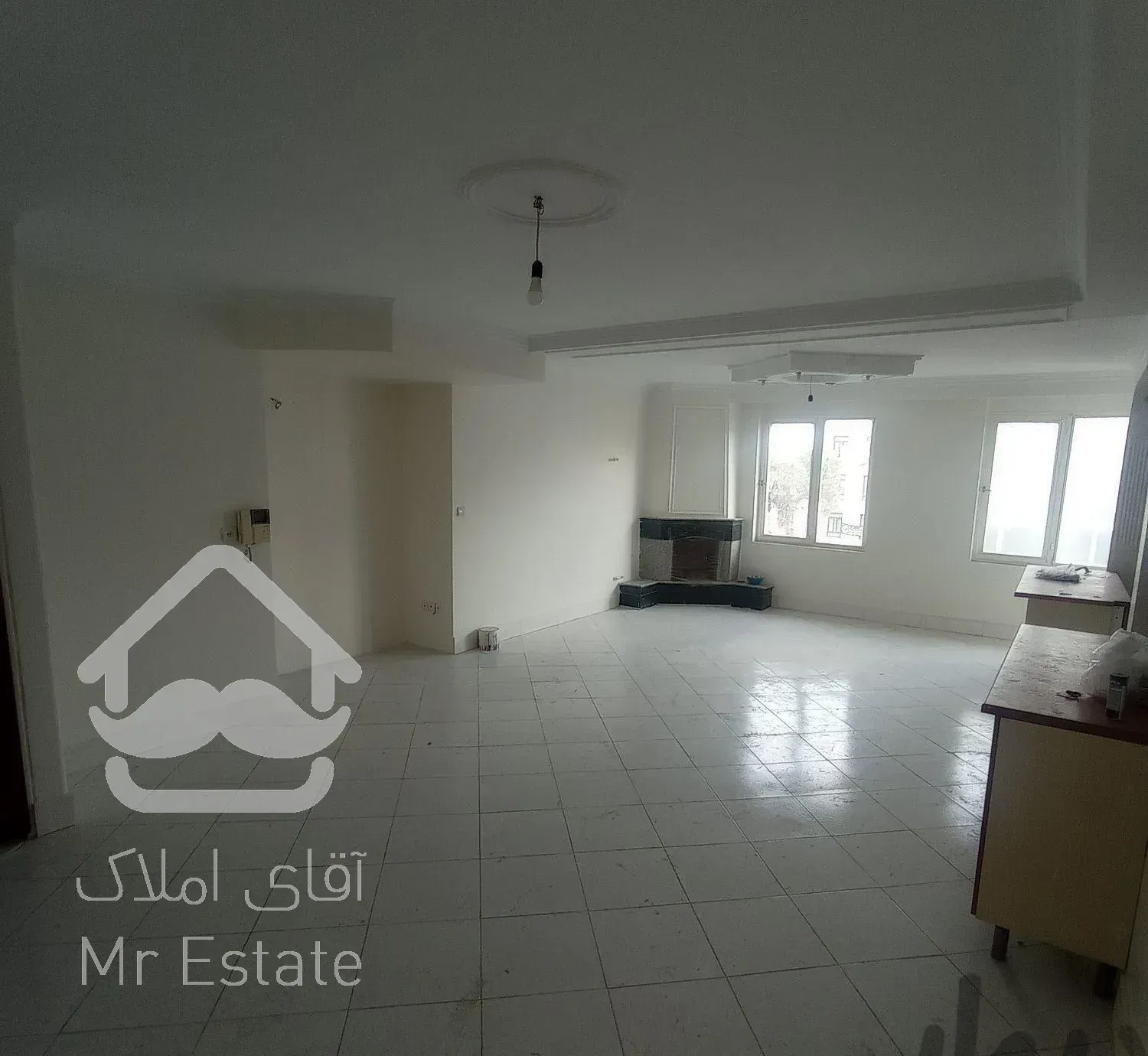 82 متر 2 خوابه سالن پرده خور راتق