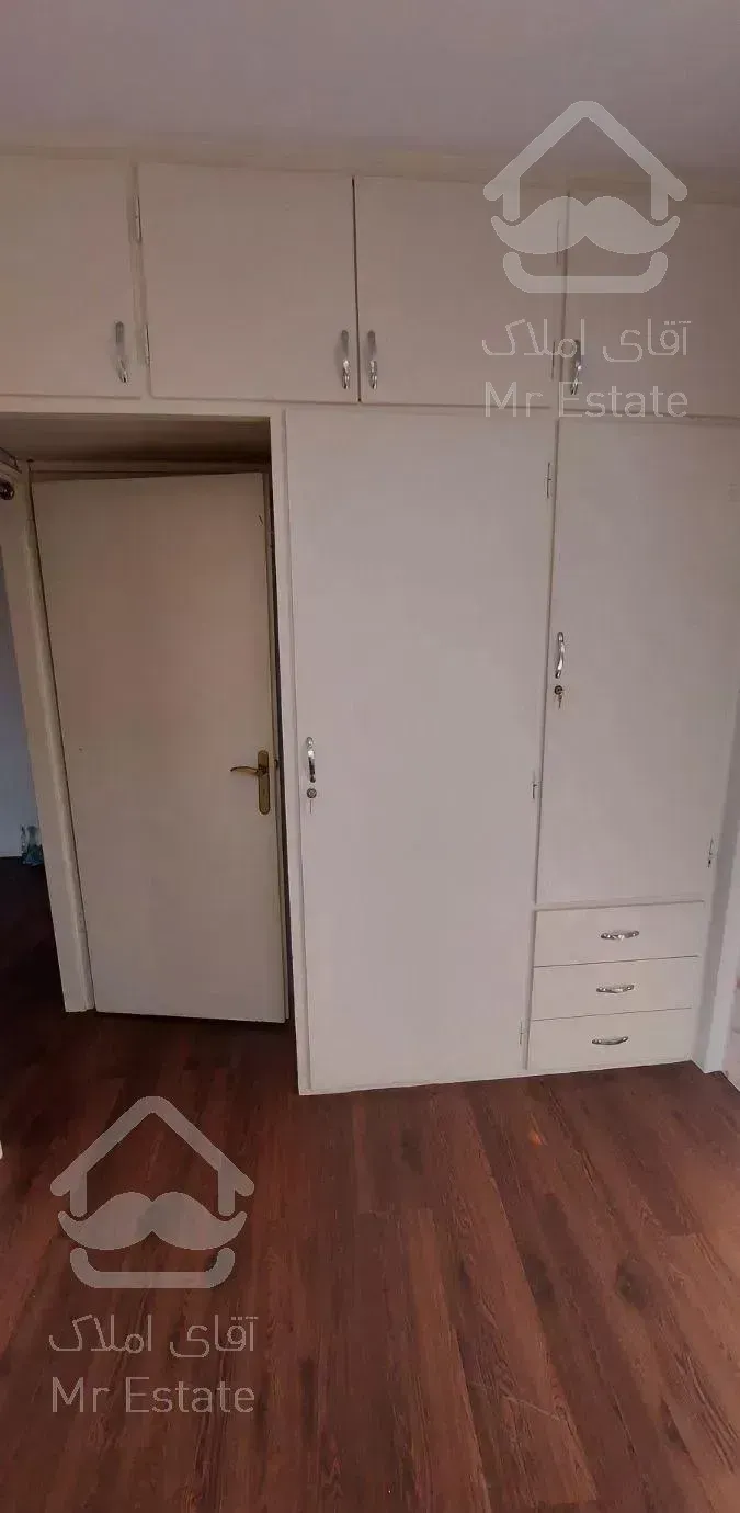 ۵۰ متر میدان شهدا بحر خشکبارچی غربی طبقه دوم