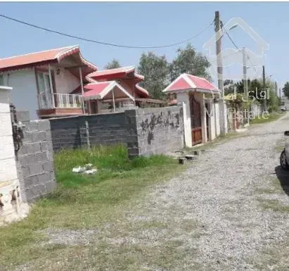 ۳۰۰ متر زمین دور محصور شده در شهرک فاضلی