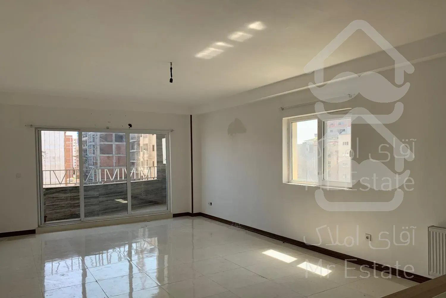 اپارتمان ۱۱۰ متری نوساز با ویو در بلوارساحلی