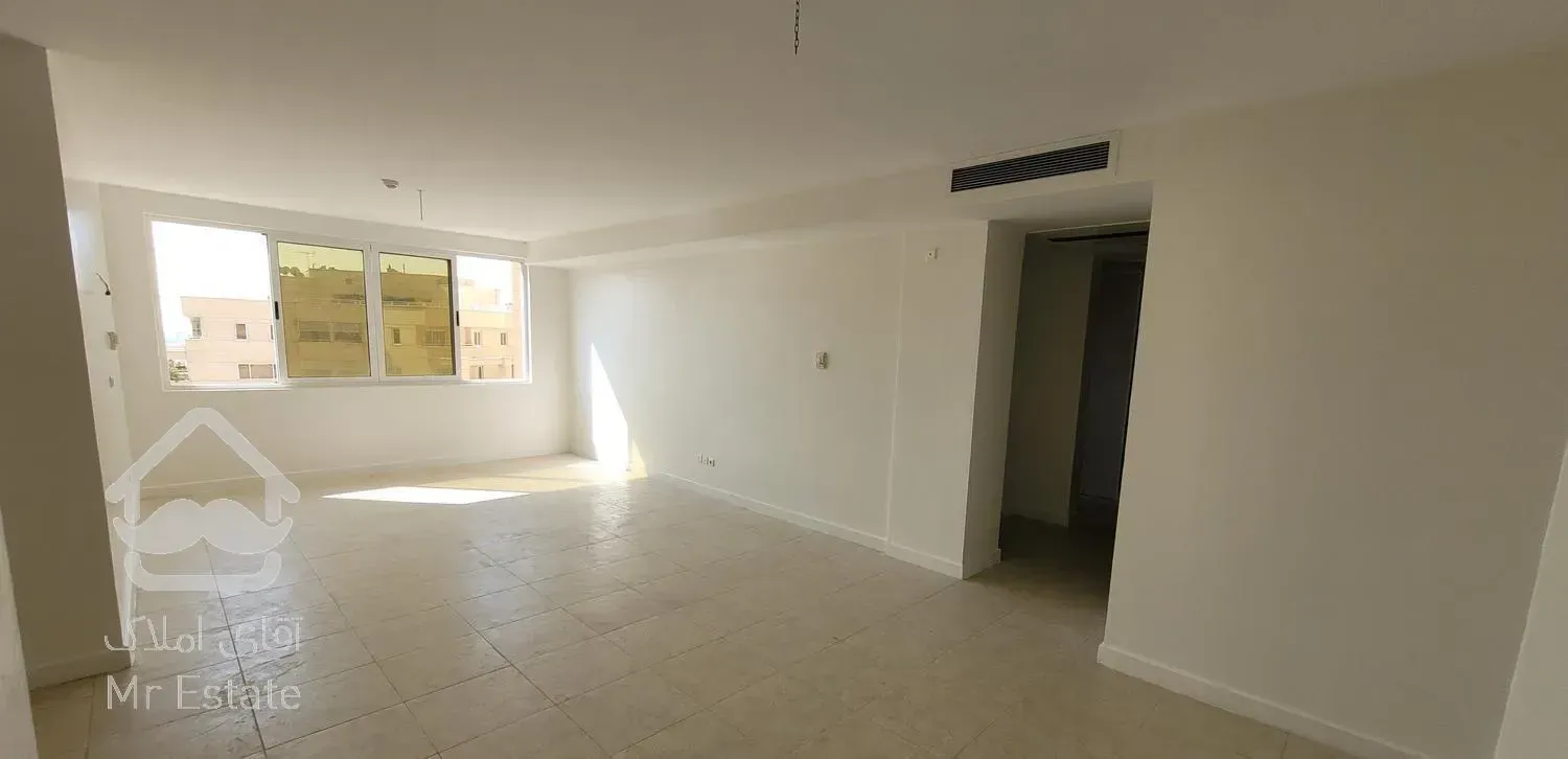 150 متر بالای برج روبروی دریاچه تخلیه‌