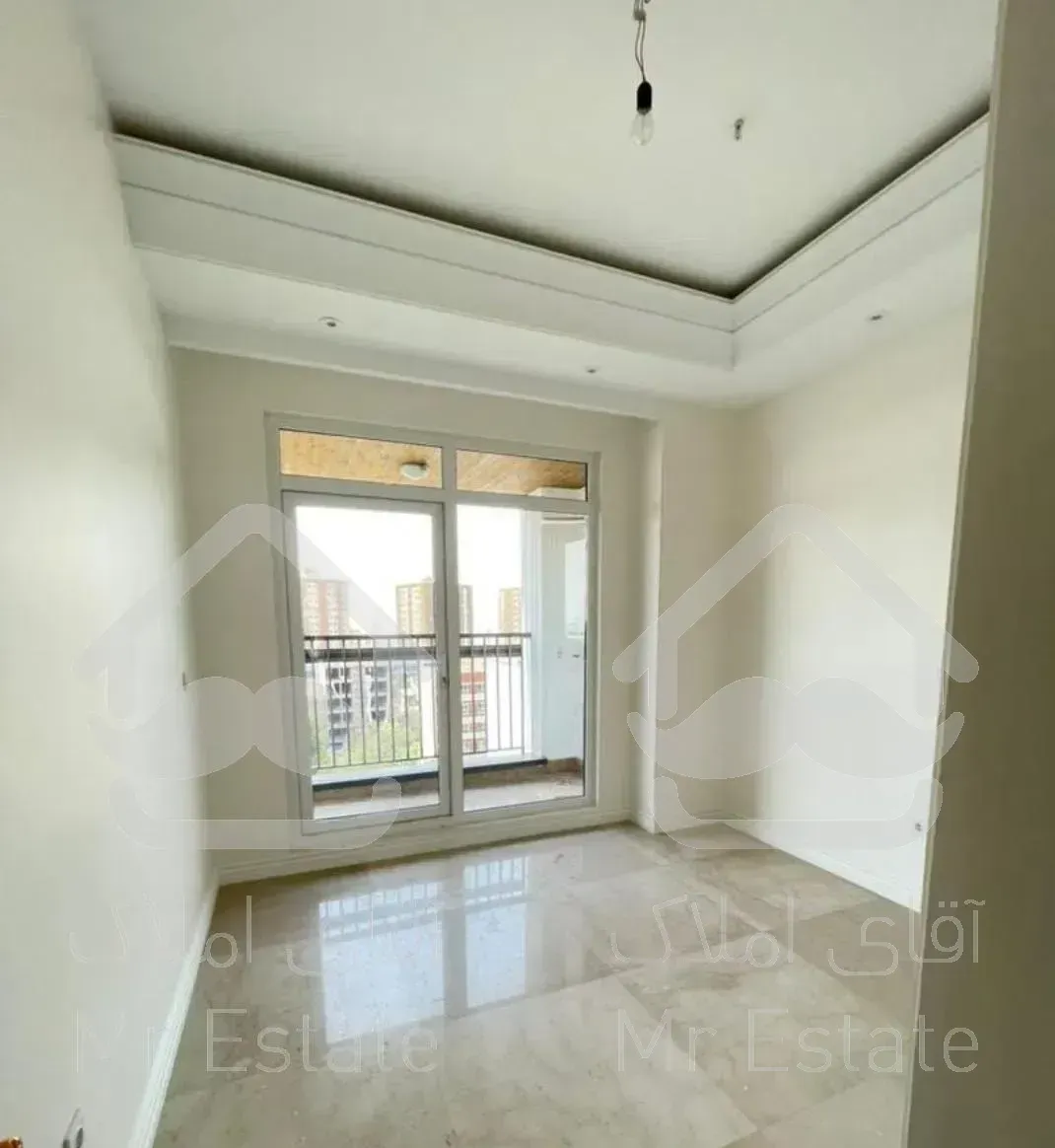 ازگل ۱۷۳متر نوساز ۲پارکینگ