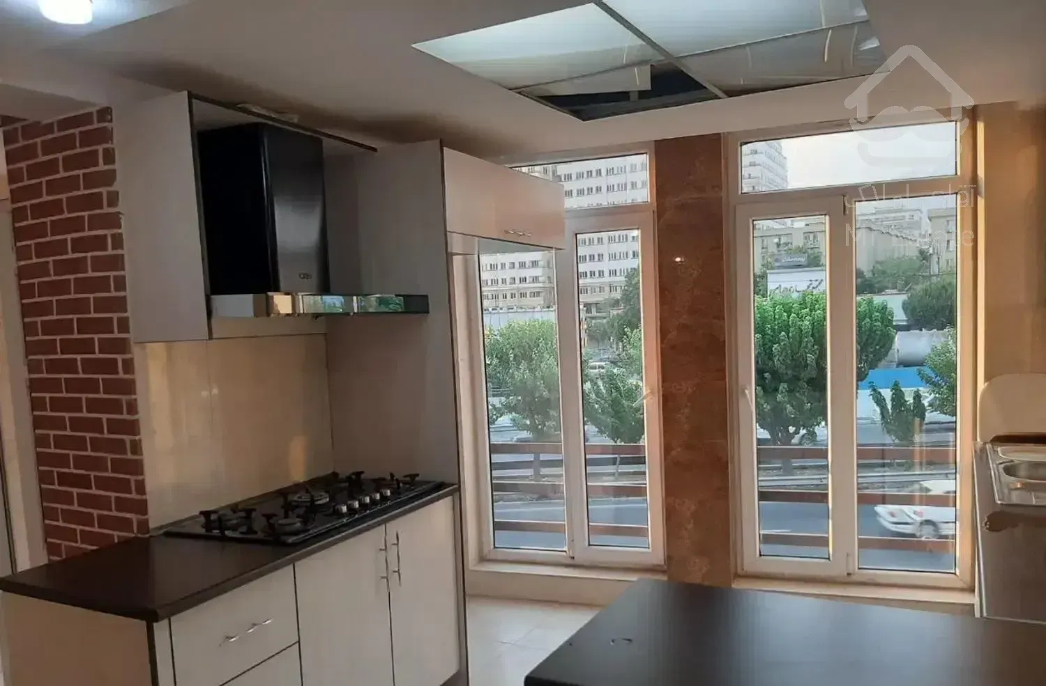 ۵۱ متر غرق نور فردوس زیر قیمت فوری