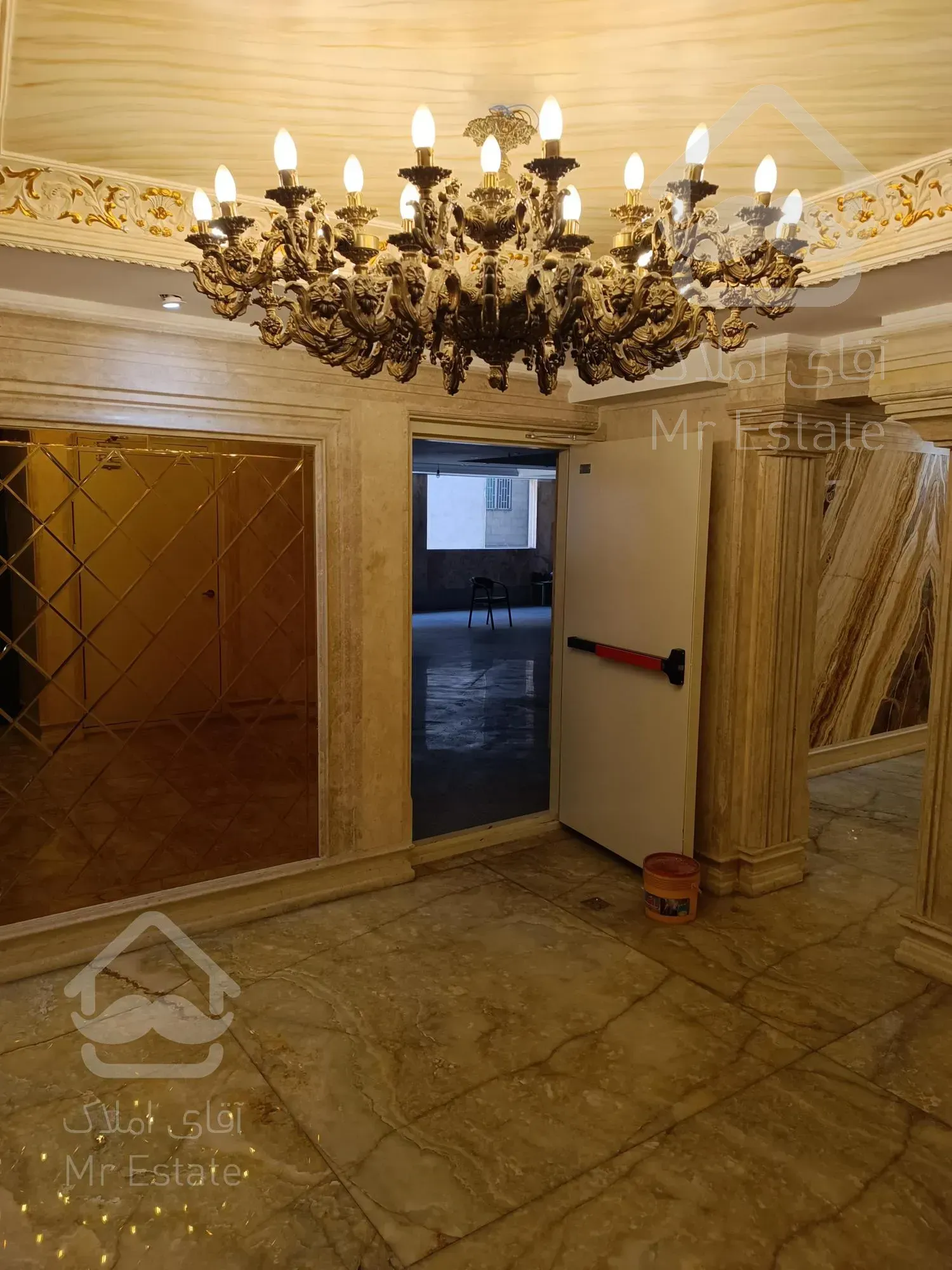 کاشانی ستاری ساختمان ۱۰۰٪ موقعیت اداری سندمسکونی ۲۵۰۰ متر مفید یکجا واگذار میگردد