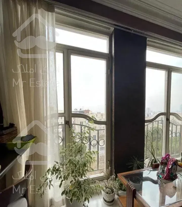 ۱۳۰ متر/۳خواب/فول امکانات