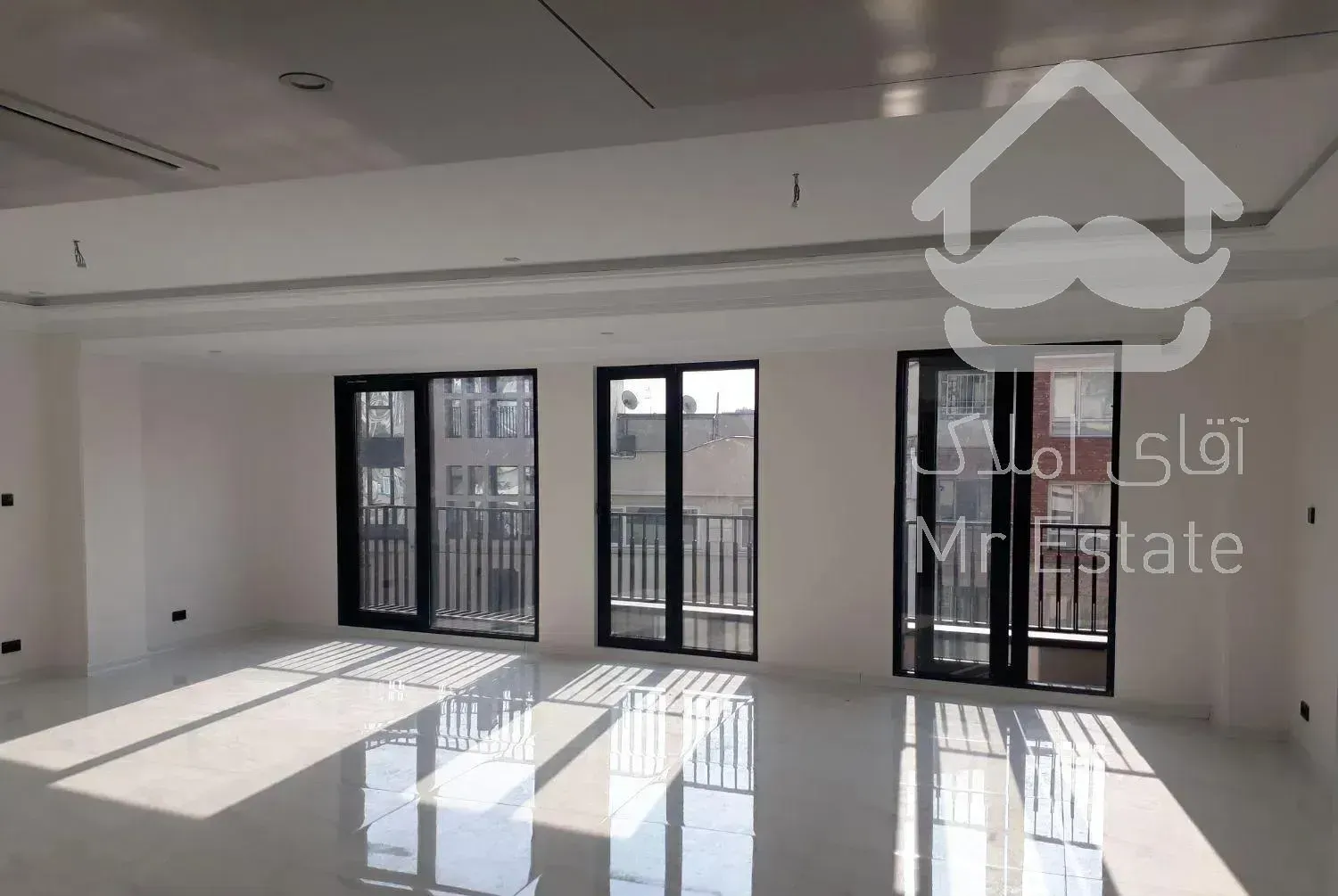 آپارتمان ۱۸۰ متری  زیبا  شیک و نور