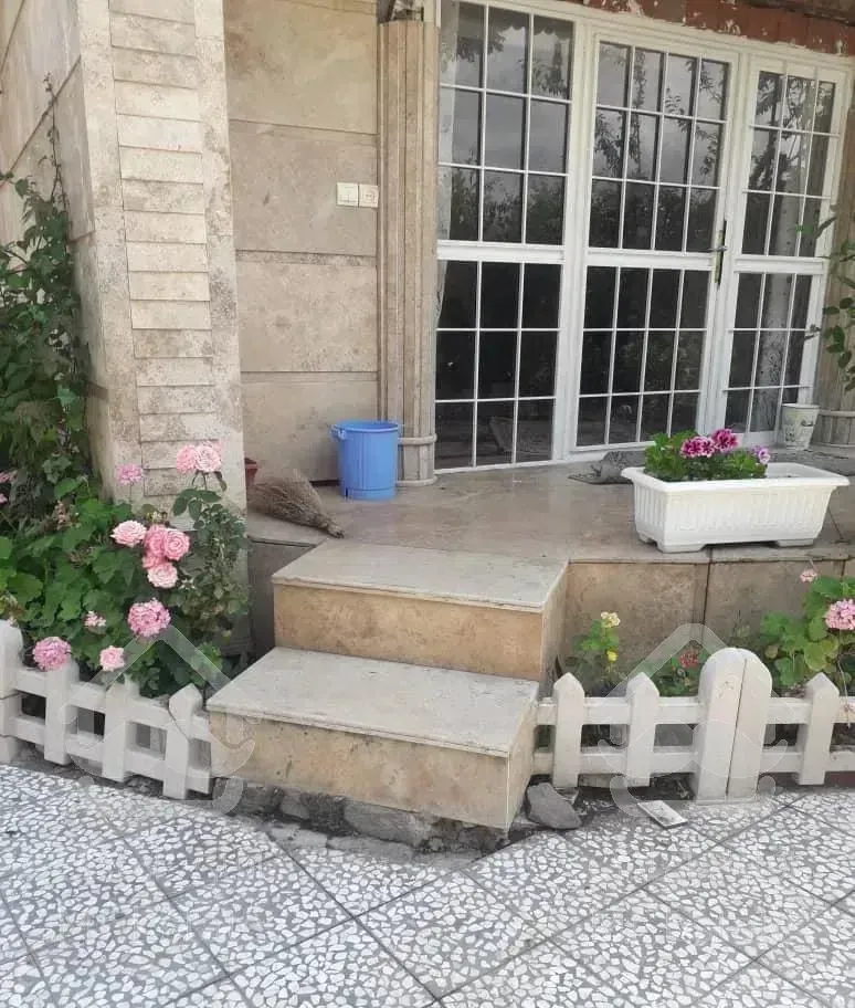 دوخوابه بهداشتی با حیاط و پارکینگ بعد گیسوم اسالم