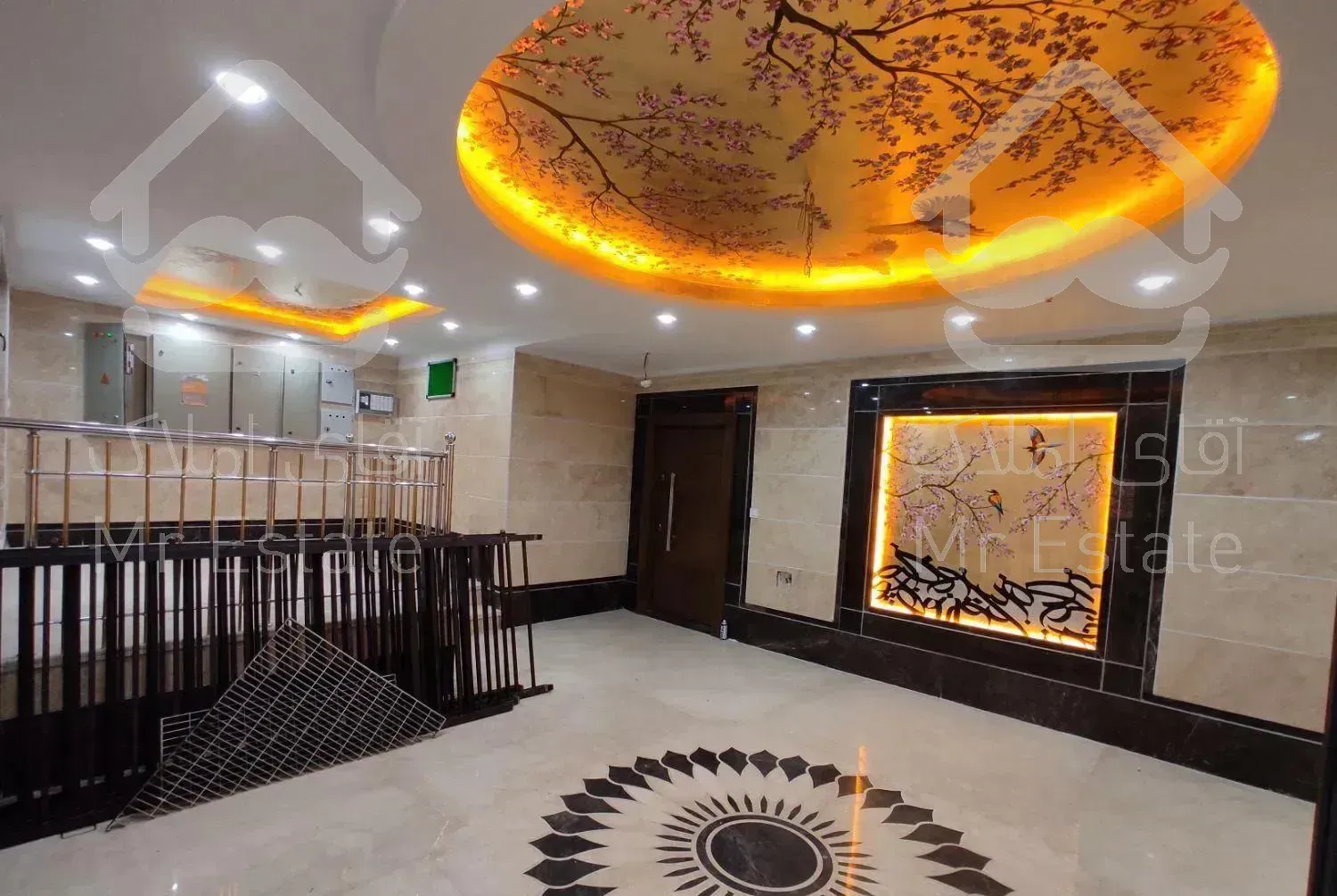 ونک ۱۱۰ متر ۲ خواب/ نوساز کلید نخورده/ طبقه آخر