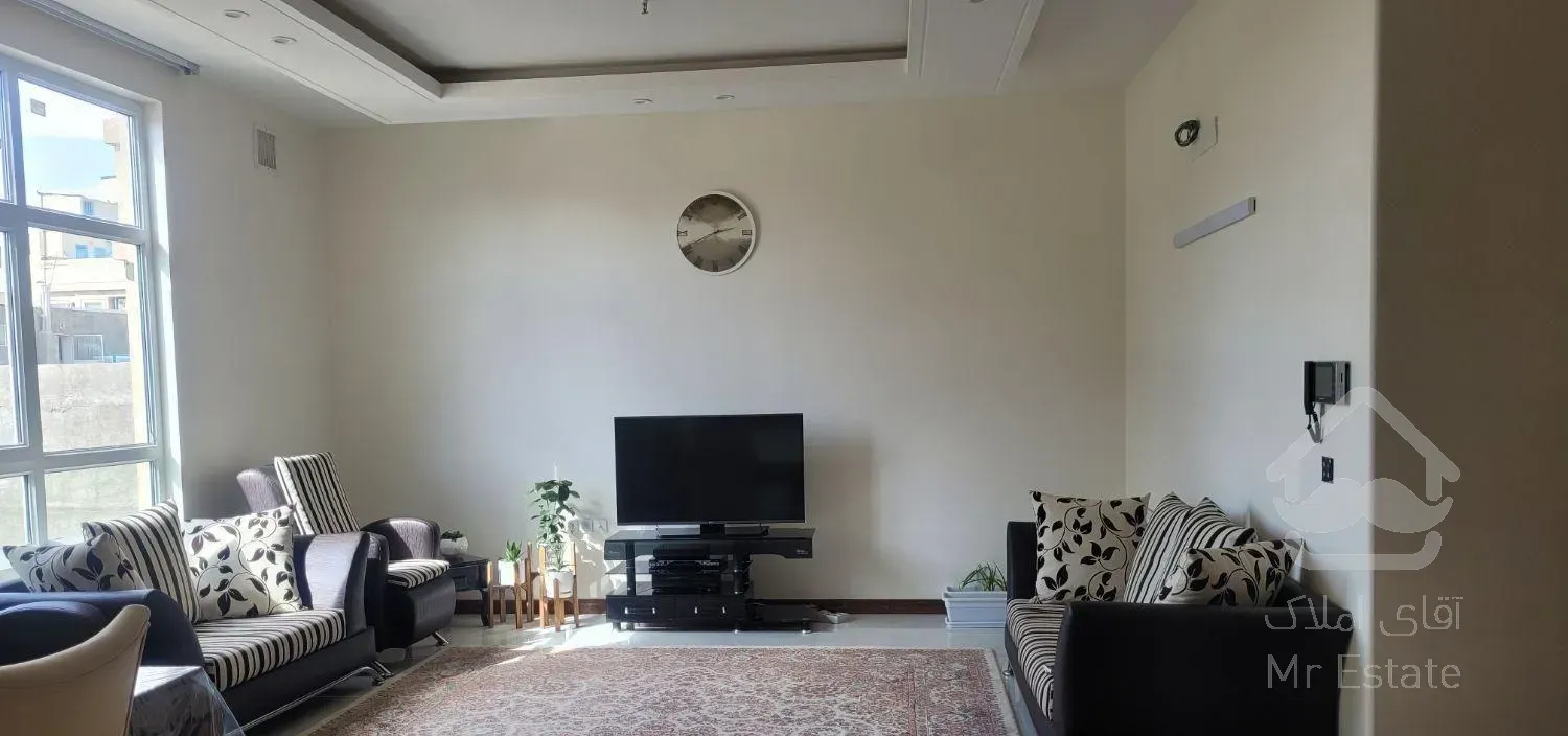 خ هاشمی نژاد نزدیک حرم و راه آهن