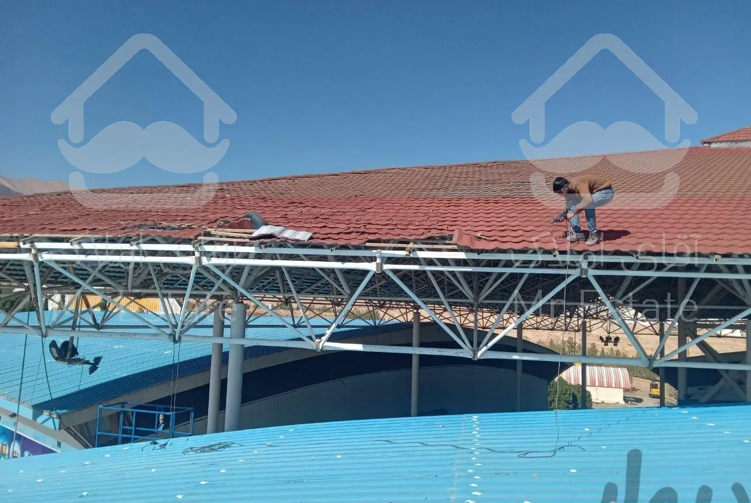 اجرای سقف شیبدار سفال و رفتایل دامپا تایل