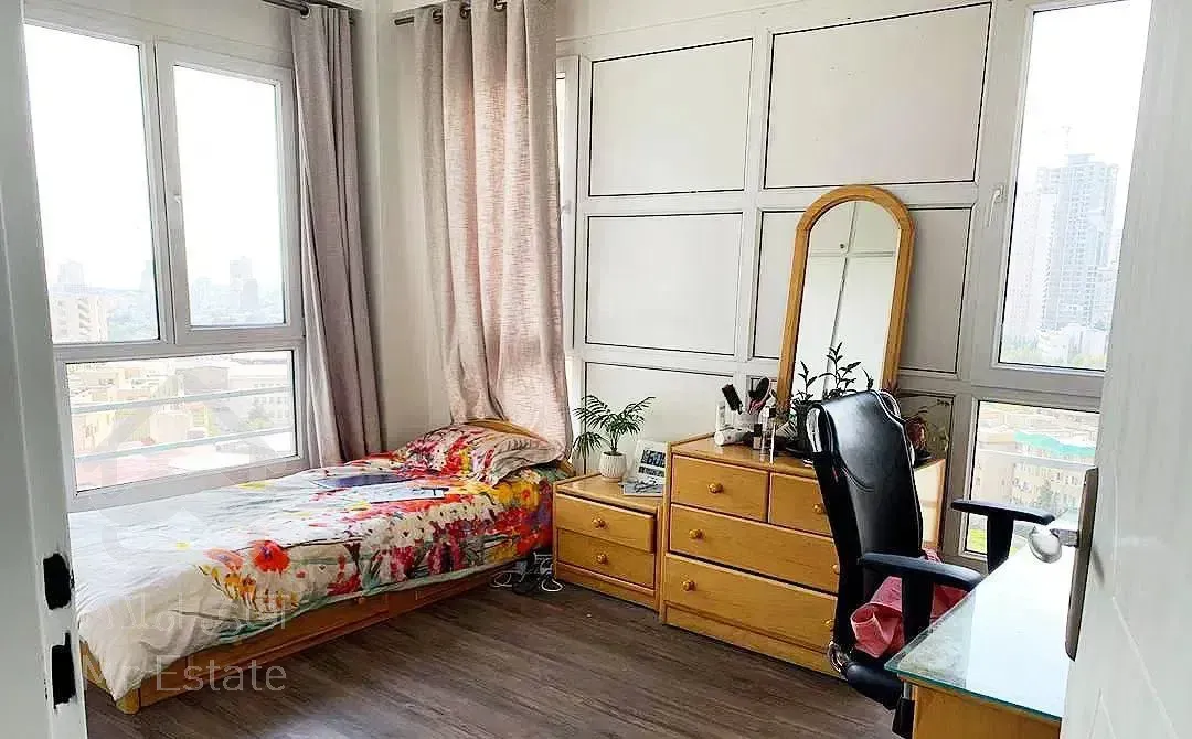 شیخ بهایی شمالی ۱۳۵متر۳خواب طبقات بالا فول مشاعات