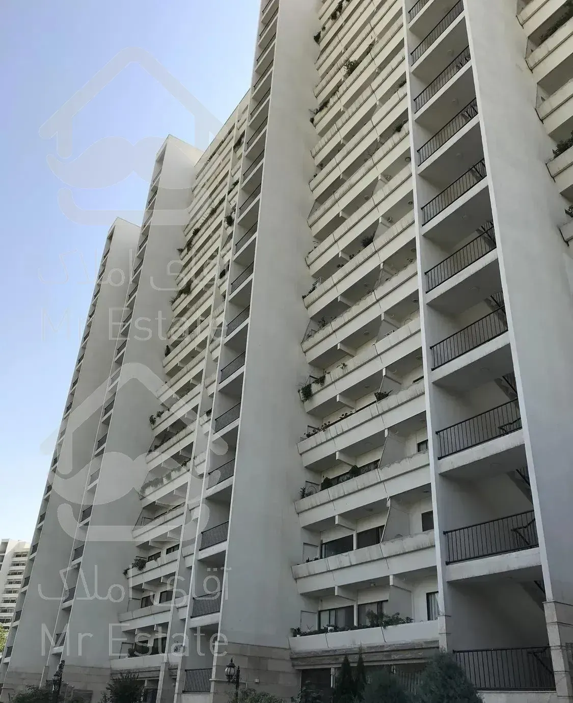 ۱۵۷ متر ۳ خواب * شهرک *