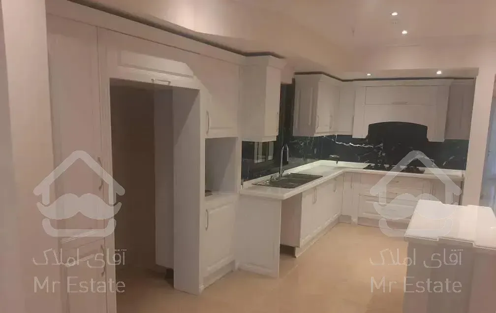 135متر/کردستان/آزادگان/نوساز/3خواب