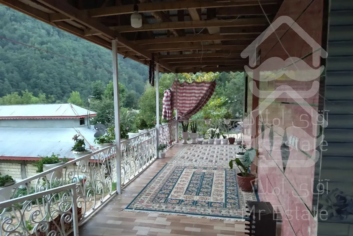 ویلا در دل  جنگل