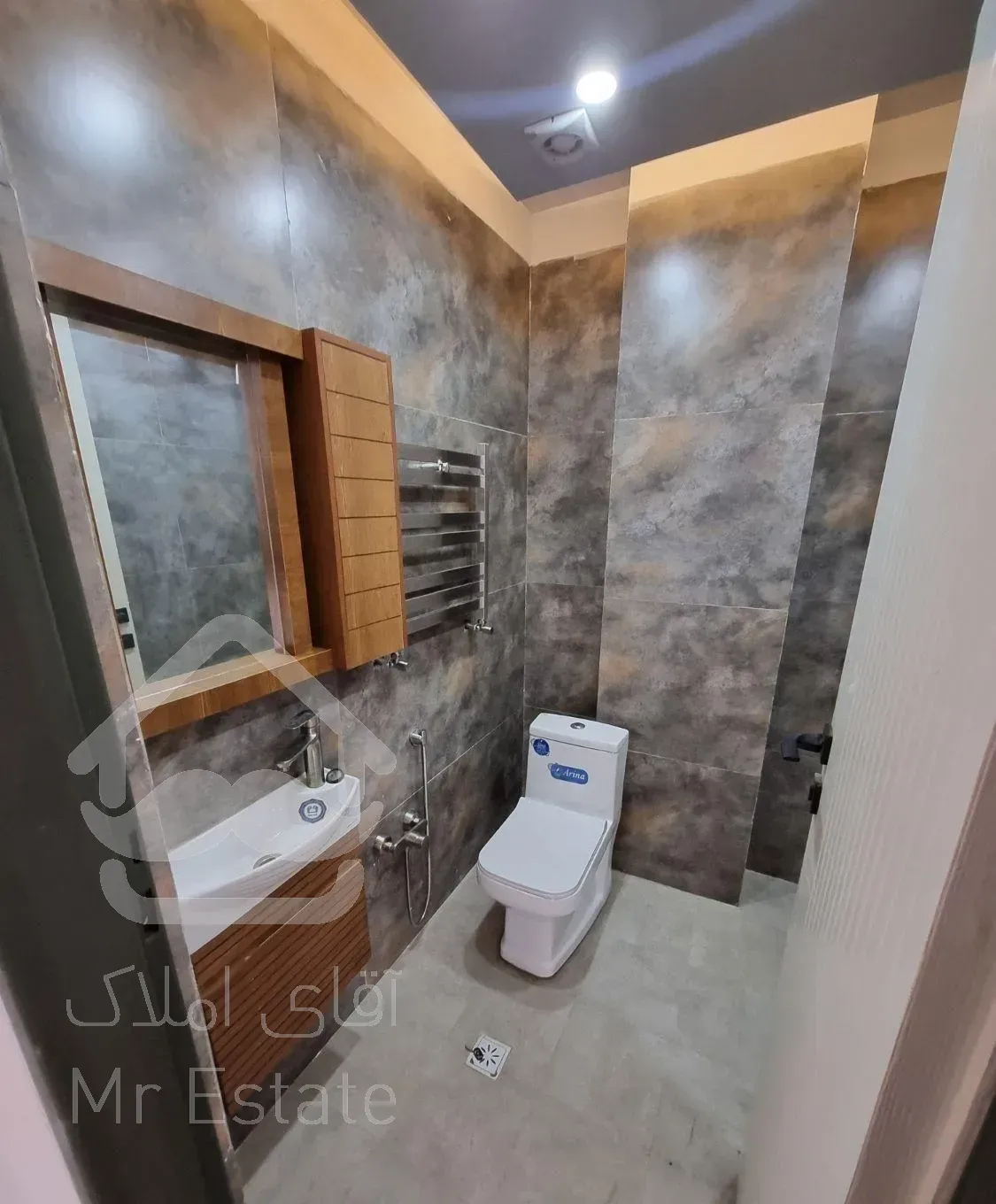 فروش آپارتمان ۱۲۸ متری ۲ خوابه در نازی‌آباد