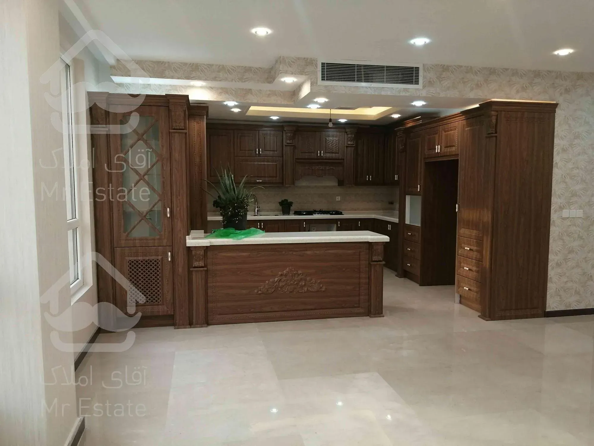 فروش آپارتمان تکواحدی ۱۷۳ متری نوساز شمال کاشانی