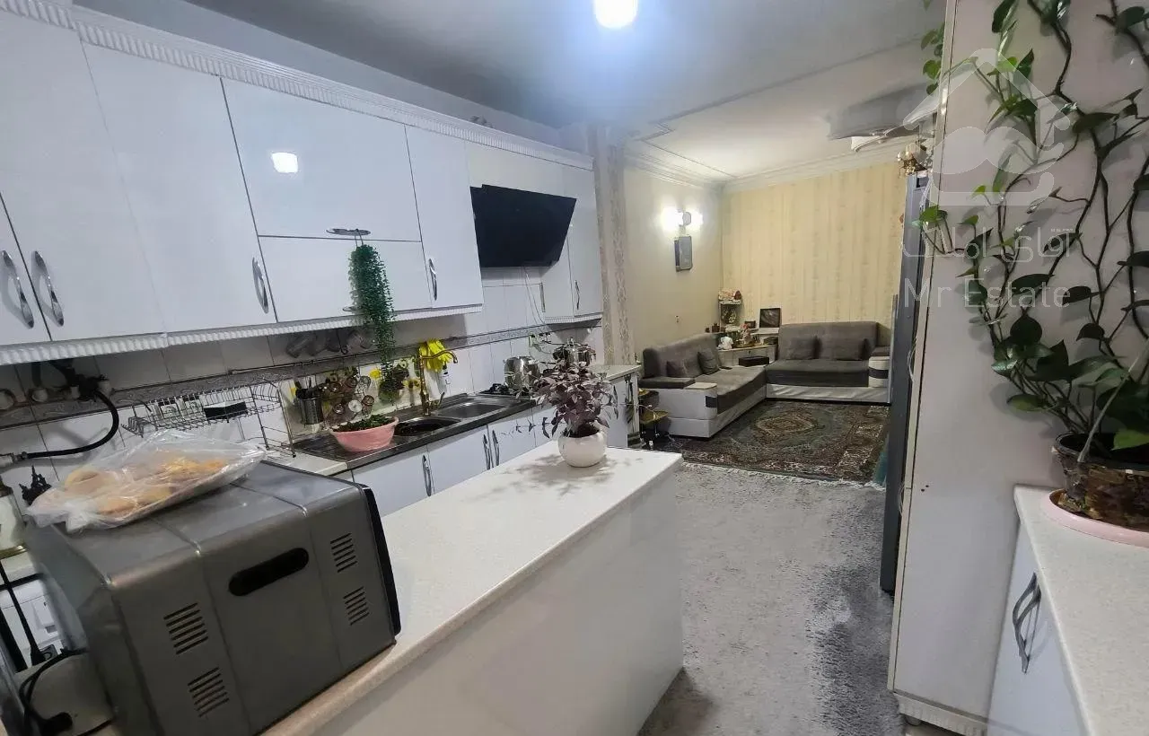 ۶۱ متری فول امکانات